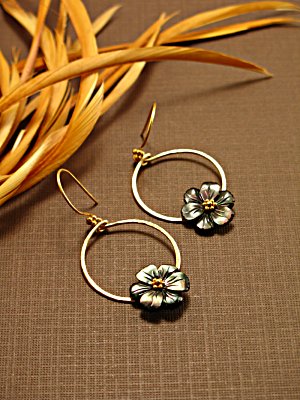 Flora – Hoop Earrings